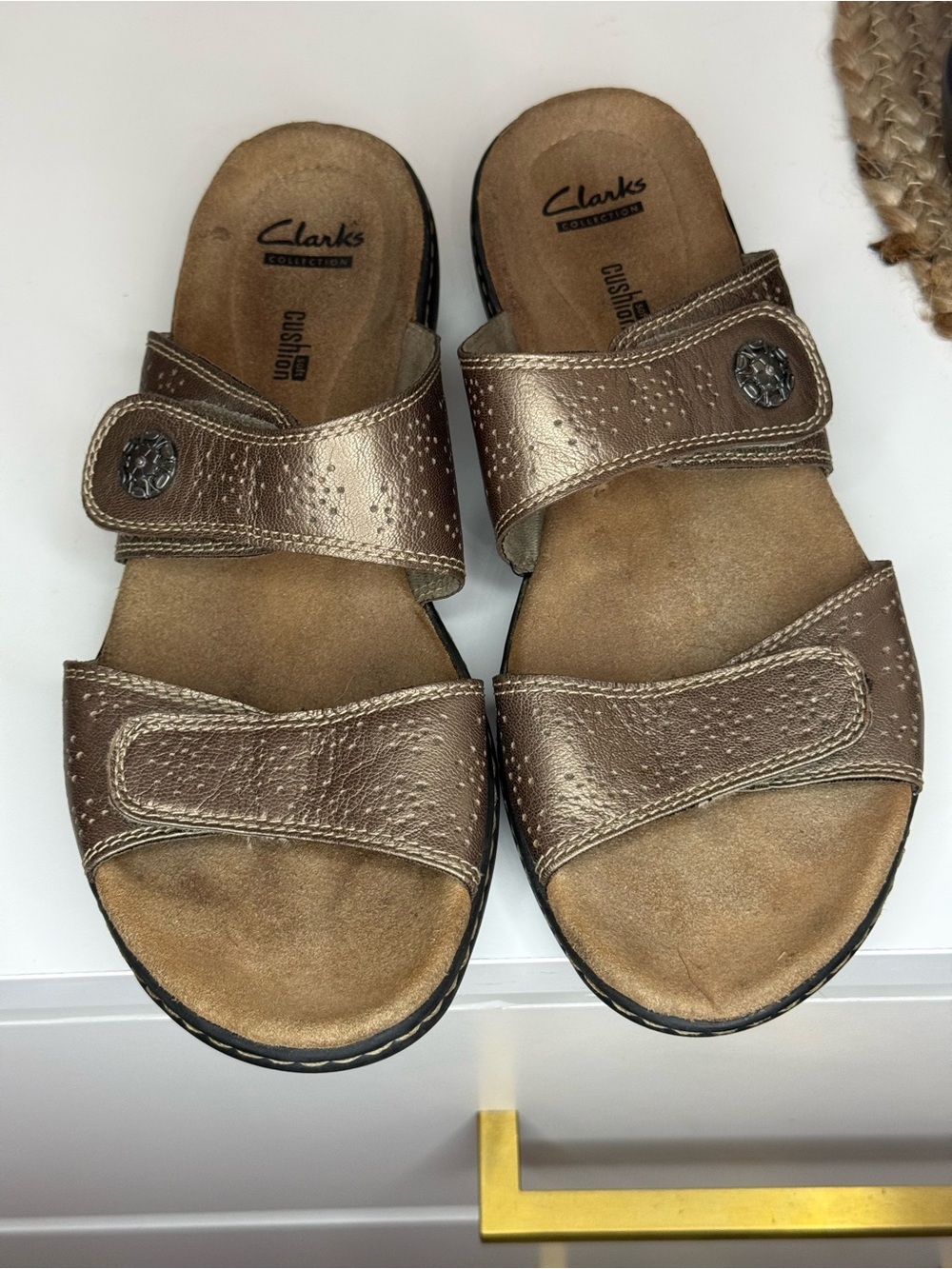 Clarks Collection Cushion Soft Bronze Leather Slide Sandals Comfort US 8 EU 39